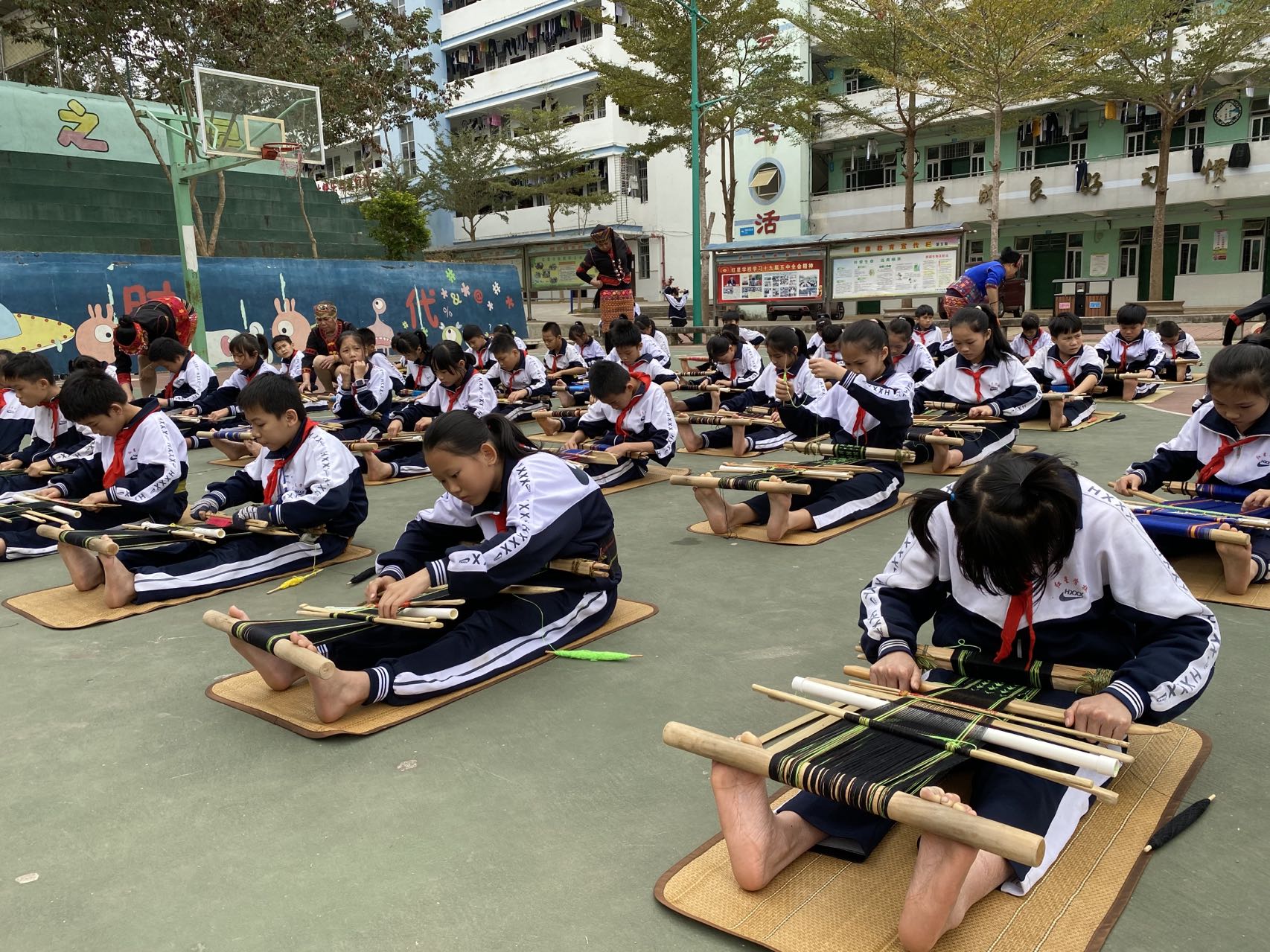 多方合作 让非遗在校园开花结果
